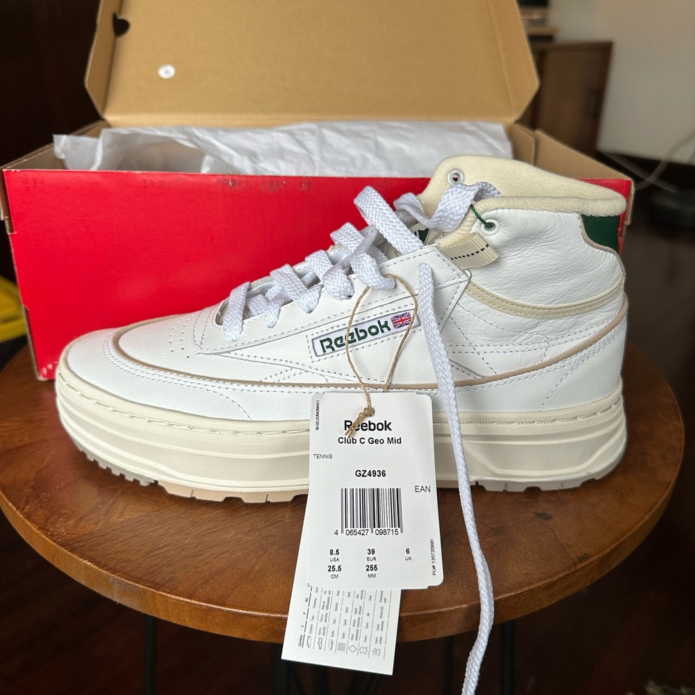 NWT Reebok Club C Geo Mid Women’s 8.5